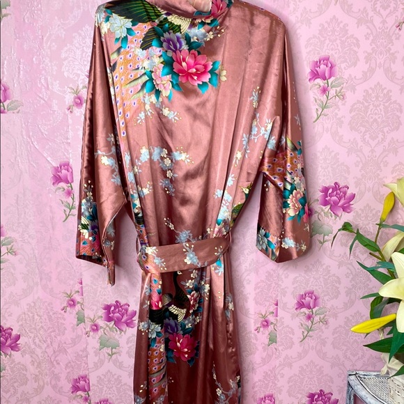 Luxurious Floral Satin Robe - Picture 10 of 11